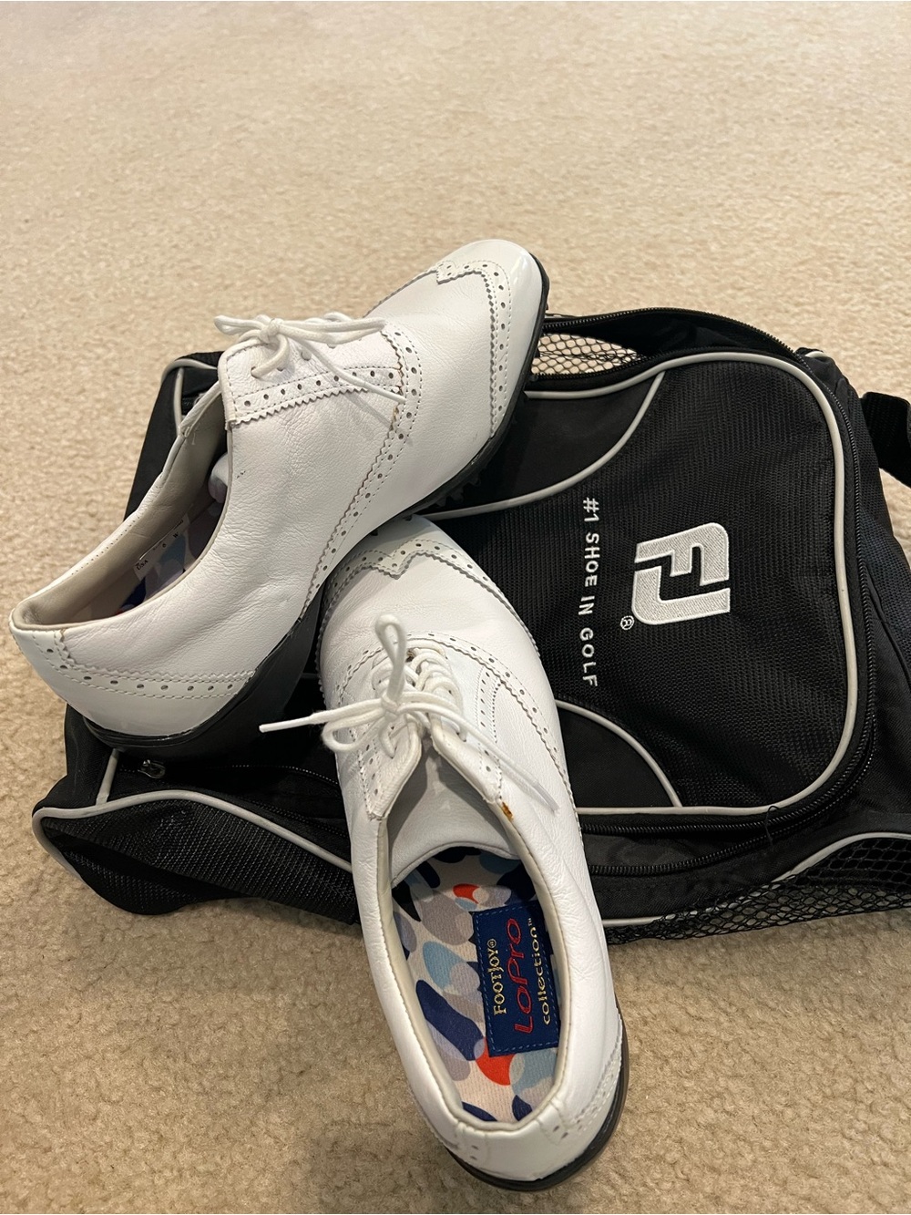 FootJoy White Leather Women's Wingtip Golf Oxfords with a bag